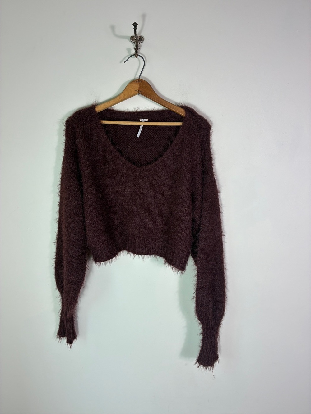 Free People V Neck Cropped Balloon Sleeve Sweater Size L NWT